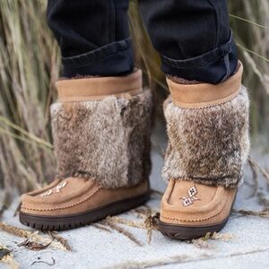 SOLSTICE HALF MUKLUK manitobah